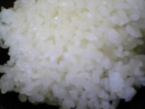 一手間でふっくら!冷凍ご飯のおいしい解凍法